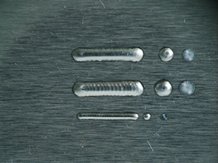 <a href='http://www.pzmama.cn/product/3.htm' class='text_a'>模具激光焊機(jī)</a>修復(fù)鏡面模具效果